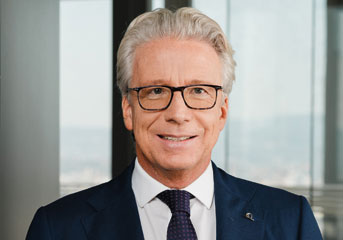 https://www.uniqagroup.com/grp/about-us/companyportrait/management/343x240-pictureintext-Wolfgang-Kindl.jpg