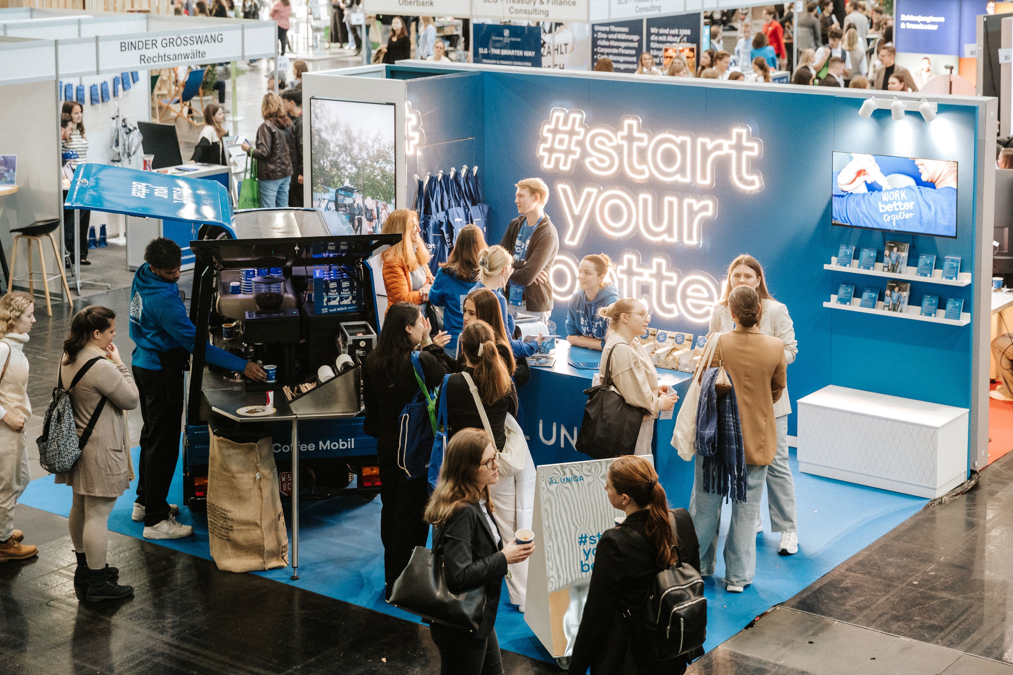 Career Calling UNIQA Messestand